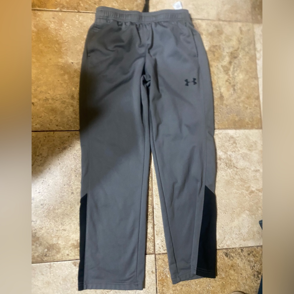 Under Armour Loose Fit Shorts